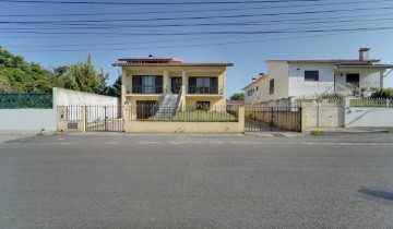 House 3 Bedrooms in Oliveirinha