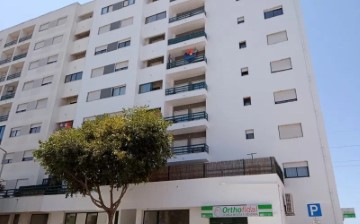 Apartment 3 Bedrooms in Barreiro e Lavradio