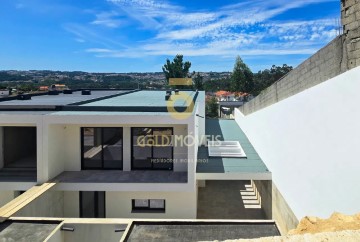 Maison 3 Chambres à Lobão, Gião, Louredo e Guisande