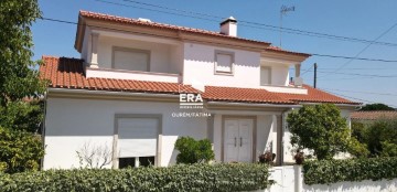 House 3 Bedrooms in Nossa Senhora da Piedade