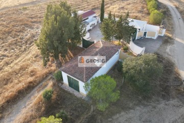 House 2 Bedrooms in Almodôvar e Graça dos Padrões