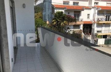 House 5 Bedrooms in São Pedro