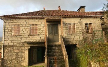 Moradia 3 Quartos em Grade e Carralcova