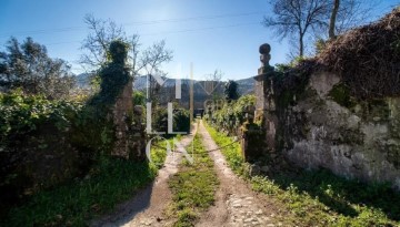 Moradia 9 Quartos em Negrelos (São Tomé)