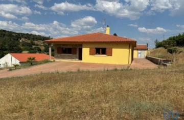 House 3 Bedrooms in Mogadouro, Valverde, Vale de Porco e Vilar de Rei