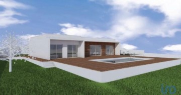 House 4 Bedrooms in Leiria, Pousos, Barreira e Cortes