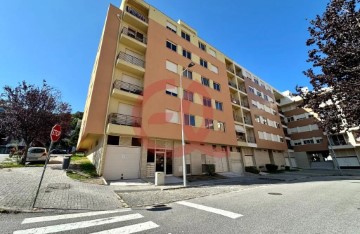 Apartment 3 Bedrooms in Santa Maria Maior e Monserrate e Meadela