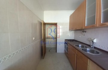 Apartamento 2 Quartos em Corroios