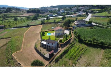 House 5 Bedrooms in Padreiro (Salvador e Santa Cristina)