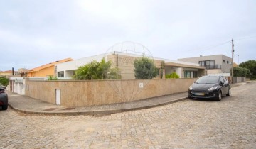 House 3 Bedrooms in Mindelo