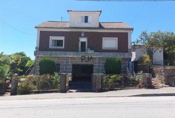 Maison 5 Chambres à Maceira