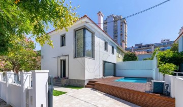 House 4 Bedrooms in Benfica