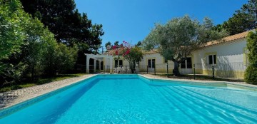 House 5 Bedrooms in Aljezur