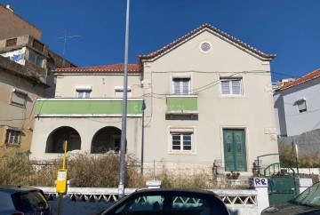 House  in Almada, Cova da Piedade, Pragal e Cacilhas