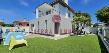 Casa o chalet 5 Habitaciones en Nazaré