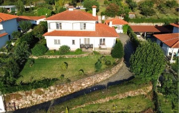 Maison 3 Chambres à Macieira de Cambra