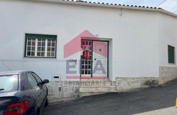 House 2 Bedrooms in São Pedro