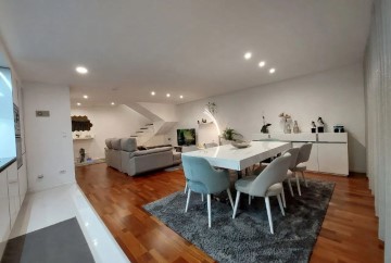 Apartamento 2 Quartos em Canelas