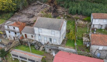 Maison 4 Chambres à Carvalheira