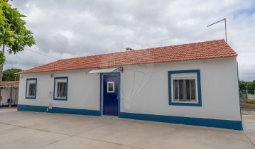 House 2 Bedrooms in Vendas Novas