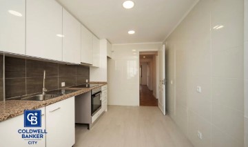 Apartamento 2 Quartos em Venteira