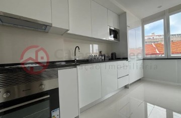 Apartamento 2 Quartos em Caparica e Trafaria