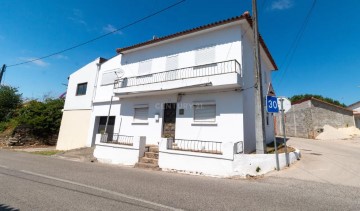 Maison 4 Chambres à Maceira