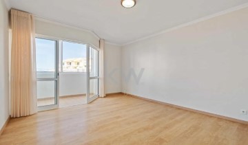 Apartamento 3 Quartos em Caniço