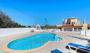 House 4 Bedrooms in Lagoa e Carvoeiro