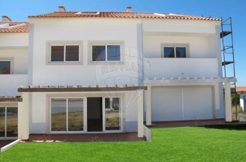 House 2 Bedrooms in Queluz e Belas