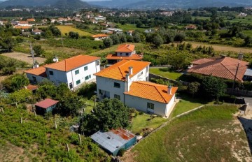 Maison 4 Chambres à Correlhã