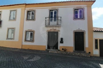 House 4 Bedrooms in Constância