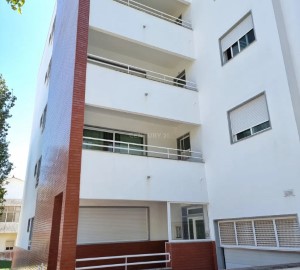 Apartment 2 Bedrooms in São Domingos de Rana