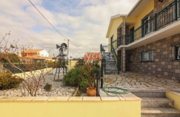 House 2 Bedrooms in Lourinhã e Atalaia