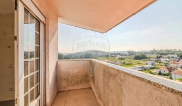 House 3 Bedrooms in Macieira de Cambra