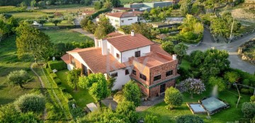 Maison 4 Chambres à Rebordões (Souto)