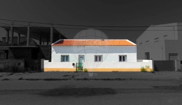 House 3 Bedrooms in Malagueira e Horta das Figueiras