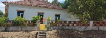 House 3 Bedrooms in Chamusca e Pinheiro Grande