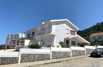 House 4 Bedrooms in Darque