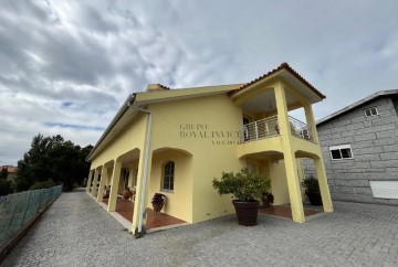 House 6 Bedrooms in Várzea, Aliviada e Folhada