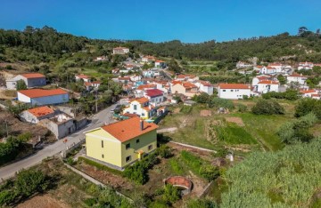 Moradia  em Azueira e Sobral da Abelheira