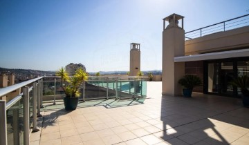 Apartment 4 Bedrooms in Odivelas