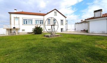 House 6 Bedrooms in Estela