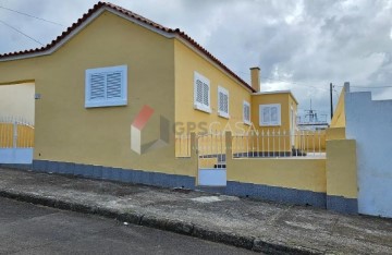 Moradia 2 Quartos em Praia da Vitória (Santa Cruz)