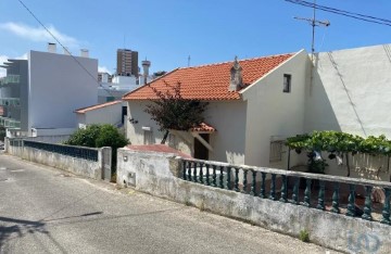 House 2 Bedrooms in Nazaré