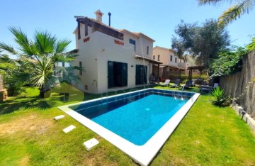 House 2 Bedrooms in Algoz e Tunes