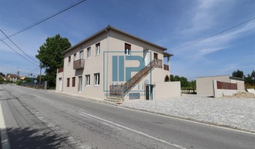 House 5 Bedrooms in Macieira da Lixa e Caramos