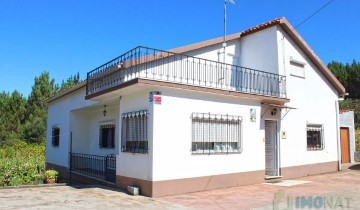 House 3 Bedrooms in Oleiros-Amieira