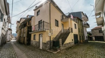 Maison 4 Chambres à Barco e Coutada