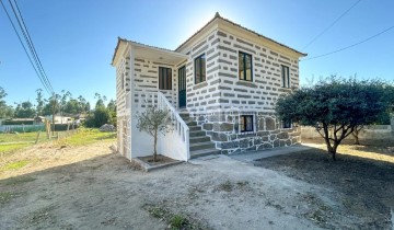 Casa o chalet 3 Habitaciones en Esmeriz e Cabeçudos